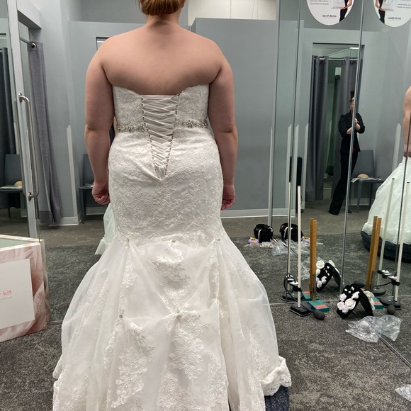 size 16 wedding dress - Picture 3 of 3